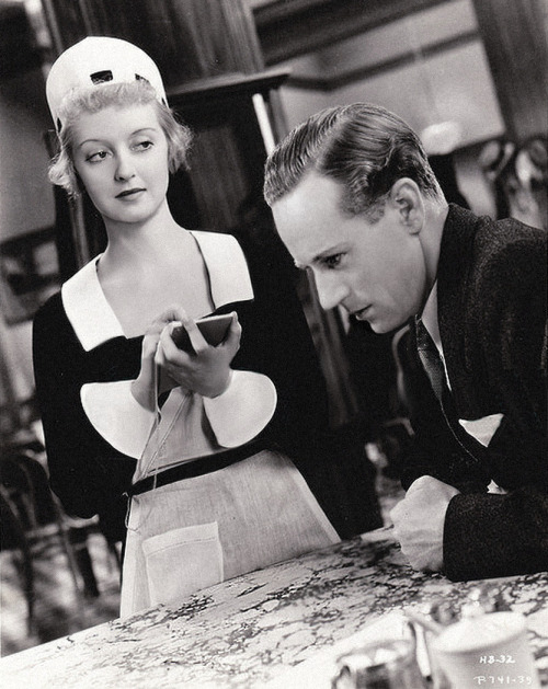 lesliehowardforever:Bette Davis and Leslie Howard in Of Human Bondage (full size)