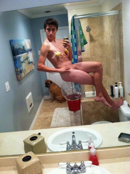 thickdaddydandelion: sirewordplayj:  your-local-mexican:  loadedguncornflakes:  idk if yall remember the selfie olympics of 2012 if you dont remember this glorious time let me remind you   What the fuck happened in 2012   2012: Year of the Selfie    lets