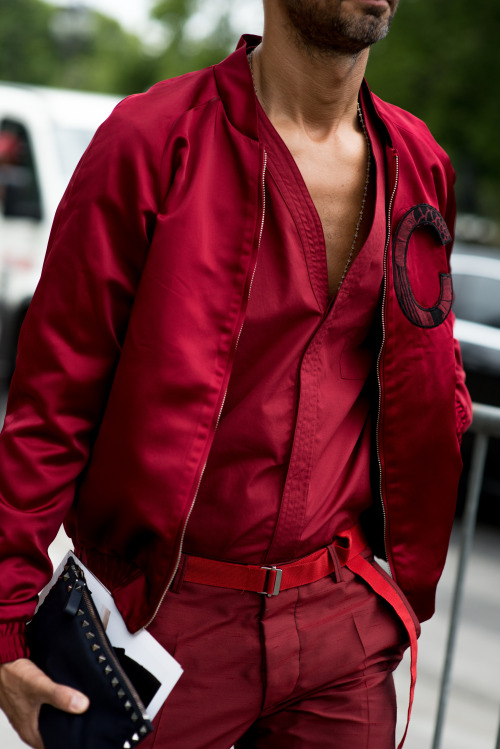 aquatty:  1000yardstyle:  Paris  Daily streetwear over here  