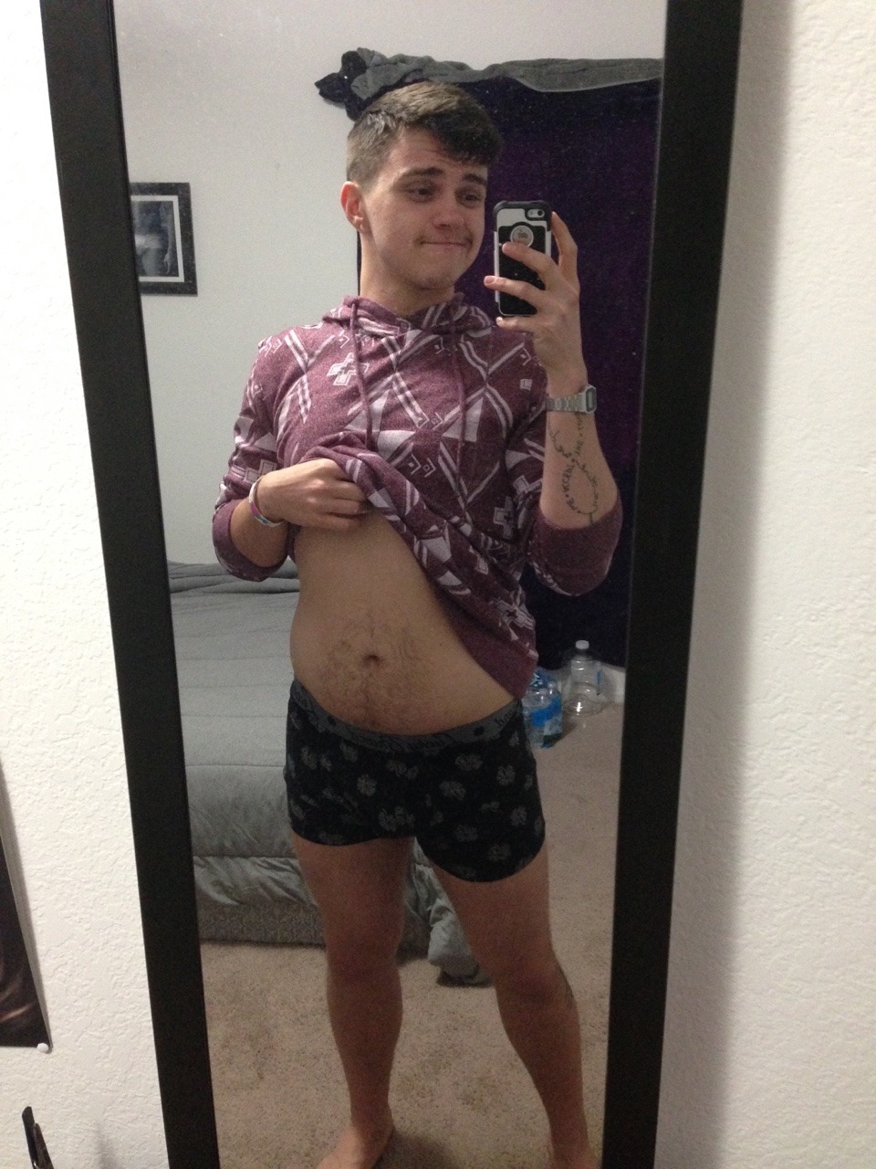 thatoneguy9892:  A belly &amp; undies post, as promised 😁😁😁