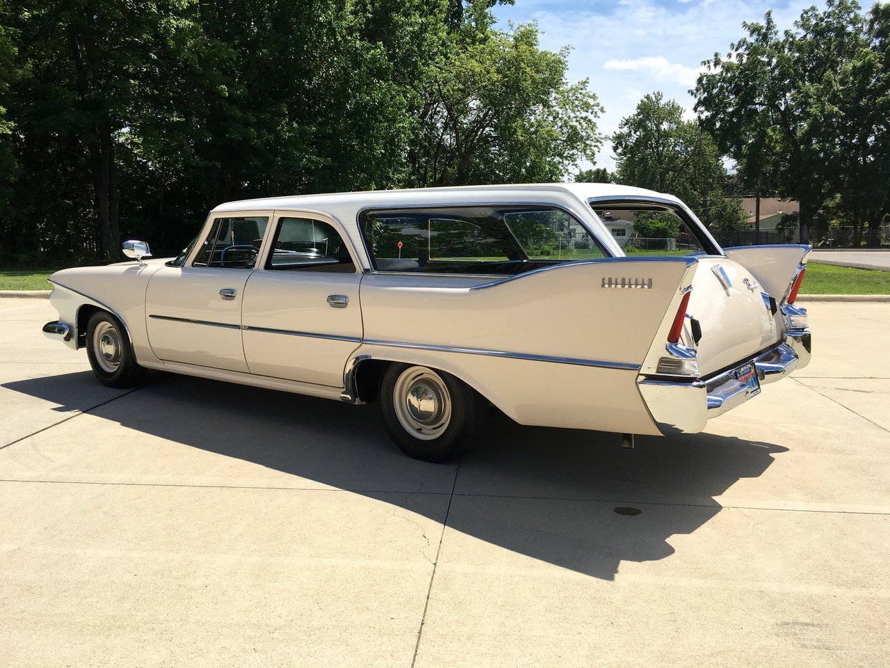 jacdurac:   1960 Plymouth Suburban Sport … 225 slant 6 2brl carb