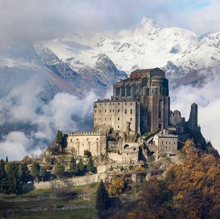 m1male2:Sacra di San Michele, Sant'Ambrogio di Torino, Piamonte, Italia. 