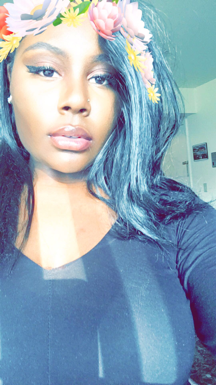 dupreshalavonne:  I didn’t know which one to post so..✨🍫😏 