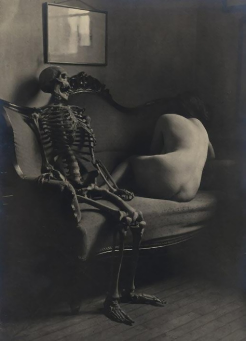 magictransistor:  Franz Fiedler, Narre Tod mein Spielgesell (Fool Death, My Playmate), Dresden, c. 1922. 