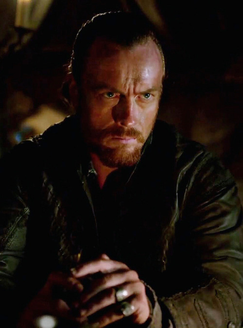 dailyjamesflint:  Flint,Black Sails 2x07.