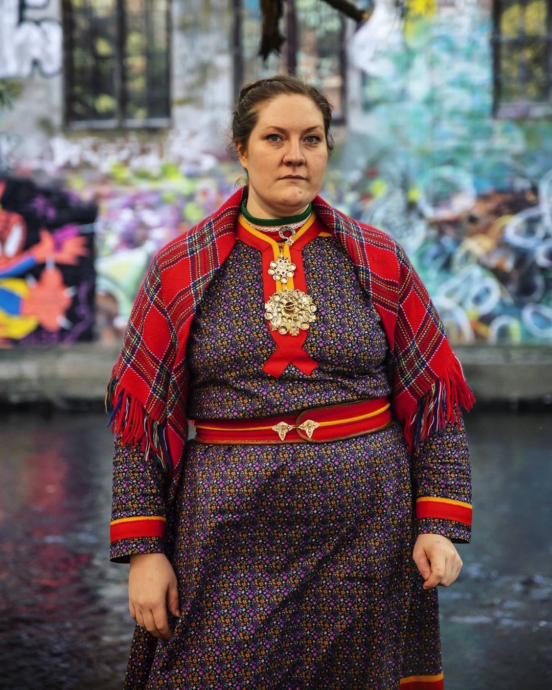 Gapta design
The Sámi gapta (gákti/kolt/kofte) vary in appearance depending on which area tradition and family you belong to. They can also vary based on age, if you’ve been confirmed (in church), marital status, etc.
Gapta can be used as casual...