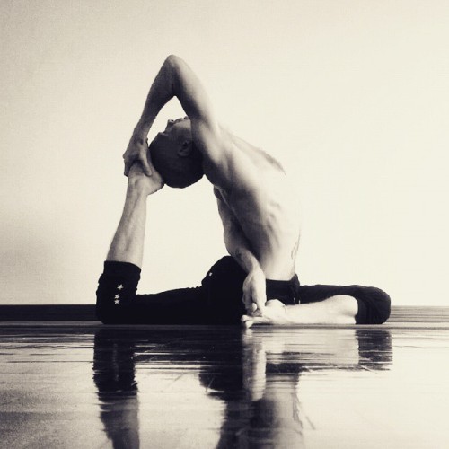 janijaatinen:Yoga is science. #yogis #yogaddict #yogaswag #yogaeverydamnday #gokulyoga #gokulacandra #iloveyoga #breathe #om #instadaily #meditation #bhakti