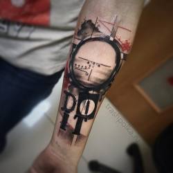 realistictrashpolka:  Tattooartist from Russia