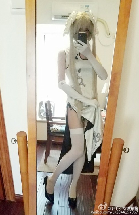 上次黑丝，这次白丝咯_(:з」∠)_旗袍穹妹~