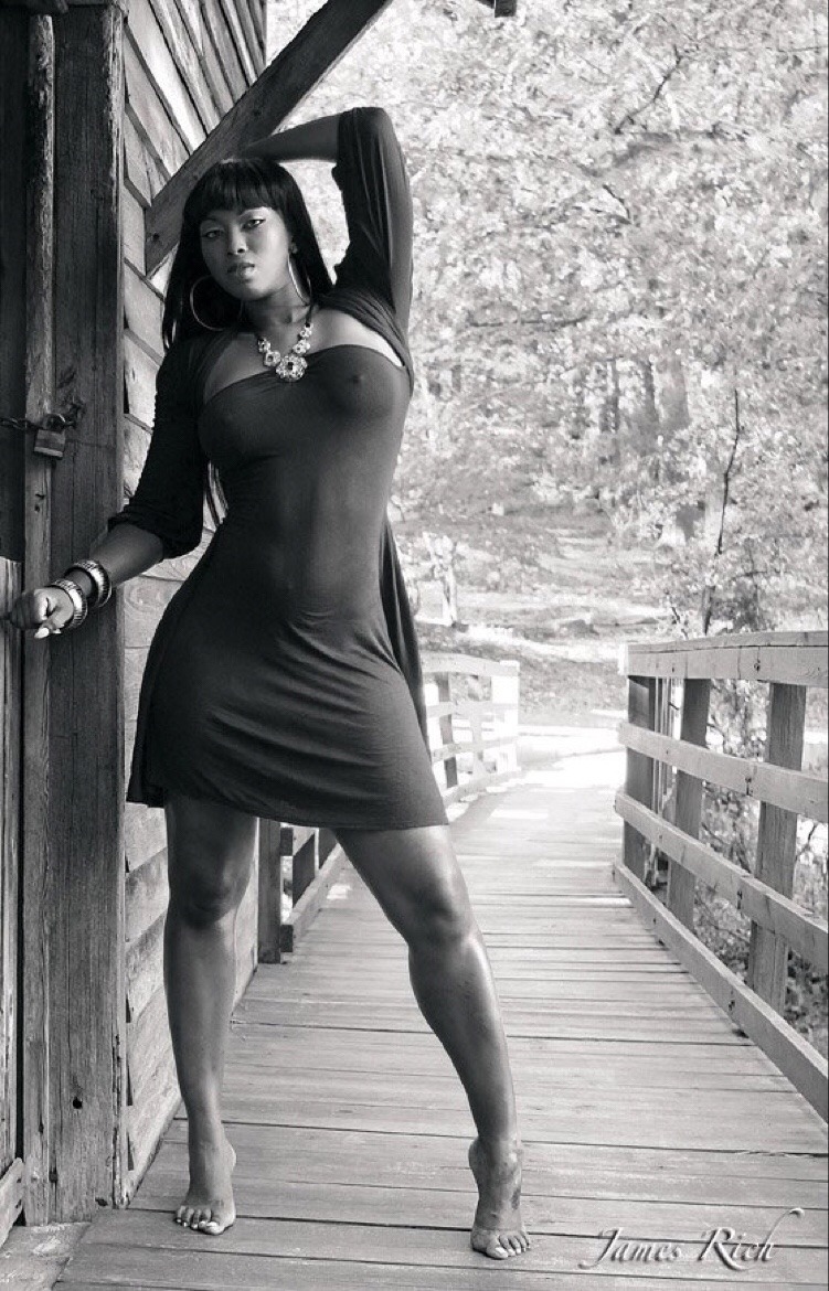 Ebony - Beauties