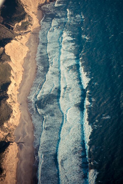 plasmatics-life:  Beach Falls | By Ian Brooke