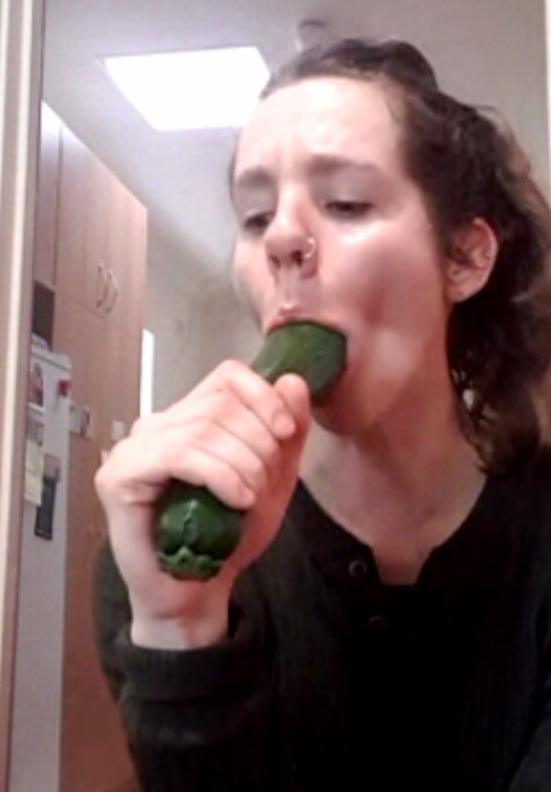 katy-reduced: ane-bitch-ane:  Katy lubricating a large zucchini so she can masturbate