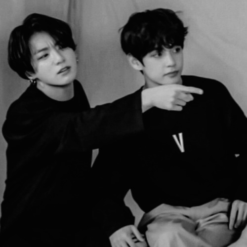 JUNGKOOK: Are These Two Lovers? They Seem Like.