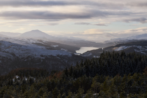 Craigower, PitlochryWhen we woke up and saw that there was some fresh snow outside, we immediately p