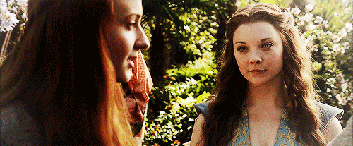tu-dors:Margaery’s looks to Sansa.