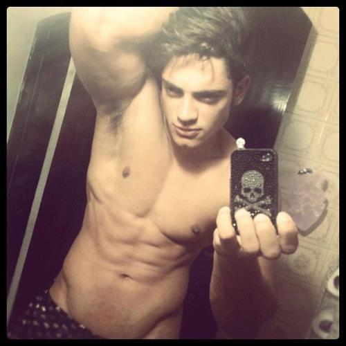 XXX instaguys:  Guys with iPhones Source: gwip.me photo