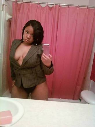 jazziedad:  Curvy Babe 💋 