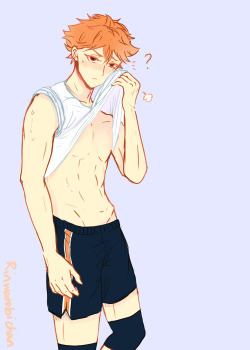 rinwatobichan:  ok but what if 3rd year Hinata was smoll (like 167cm)but ripped af