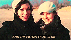 pumpkinlub:  Milla & Ali on the set of Resident Evil: Afterlife 