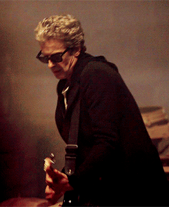 spaceshoup:  Favorite scenes of Doctor Who 9x01 “The Magician’s Apprentice”▬ “The