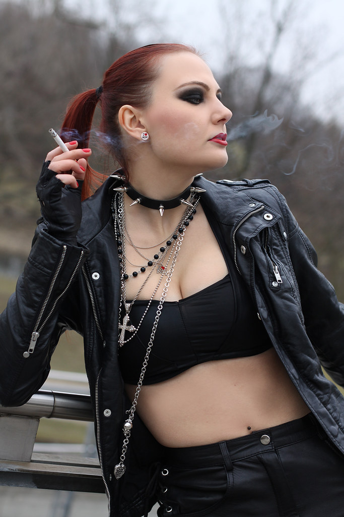 youngprettysmoker: