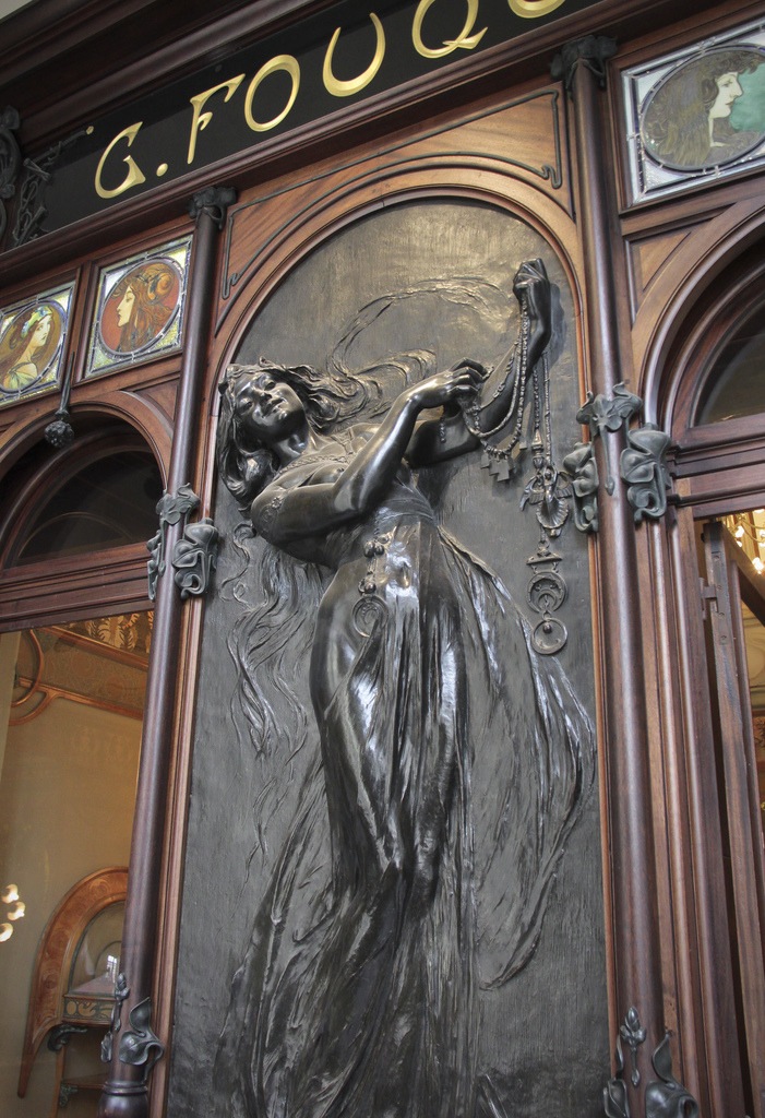 un-monde-de-papier:   Musée Carnavalet, Paris: le décor de l'ancienne bijouterie