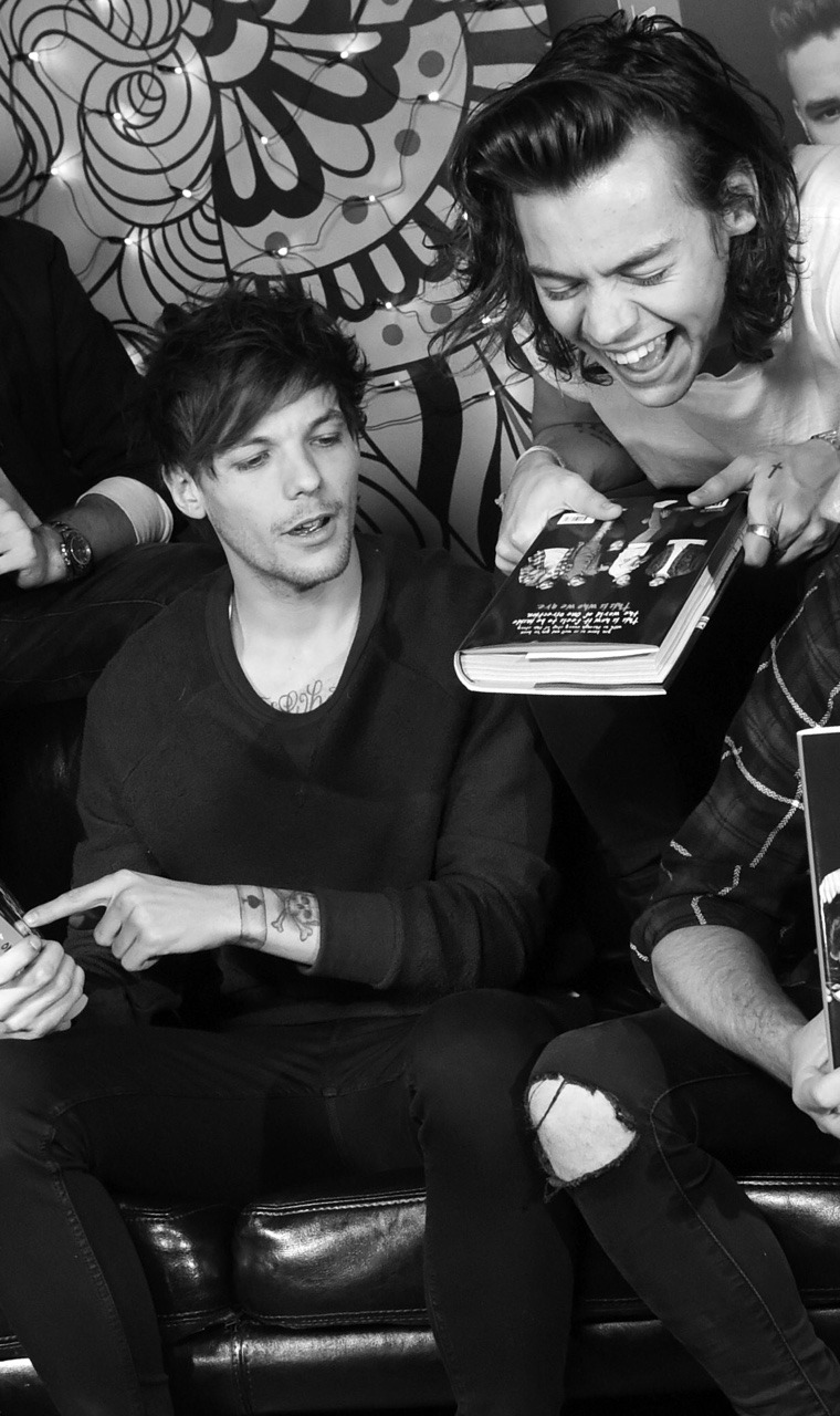 Who we are” book signing (2014) HQ - One Direction