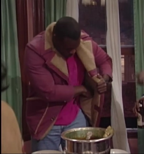 ragernoir:  starslicer:  xxdavee:  clarknokent:  Me when white people cook  ^^^^^  fdlg;mglrldf’l’fd,gf;’d  “Nuh, just chillin” 