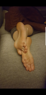 snoop07:  My girls super sexy feet!