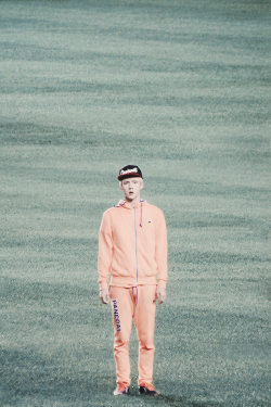 pandreos:  lost child sehun on the field