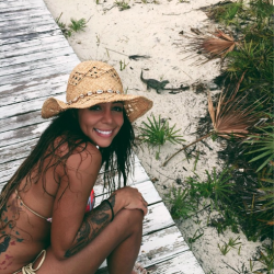 trevettedeveaux:  sydneyleroux Iguana Island 🐉   sydneylerouxHello, Turks and Caicos @dianesbeachwear@beachbunnyswimwear #SydsSuits 