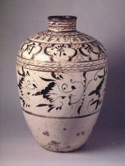 met-asian: 明晚期 磁州窯白地褐彩大酒甕|Large wine jar, Asian ArtMedium: Stoneware painted and inscribed in dark brown on white ground (Cizhou ware)Gift of Stanley Herzman, in memory of Adele Herzman, 1991 Metropolitan Museum of Art, New York,