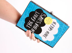 culturenlifestyle:Adorable Book Clutches by Michelle Wolett  Arizona-based boutique ChickLitDesigns’s owner Michelle Wolett constructs bibliophile inspired fashion accessories. Paying homage to classic novels like Jane Austen’s Pride and Prejudice