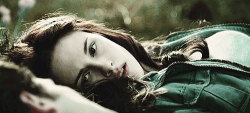 Kristenestewart:  →  29-30/100 Caps Of The Twilight Saga.  ”As You Were Sleeping,