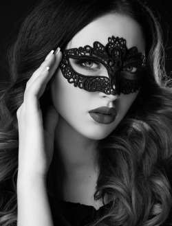 mydarkangel2pls:  kinkybitchkat:  mydarkangel2pls:  kinkybitchkat 💋Muah!!  ❤️Mask❤️ mydarkangel2pls LOVE this pretty one…Thank YOU my dawling Muah 💋🌟✨💫💃🏻💃🏻💃🏻  Always thinking of my Lovely kinkybitchkat in a beautiful