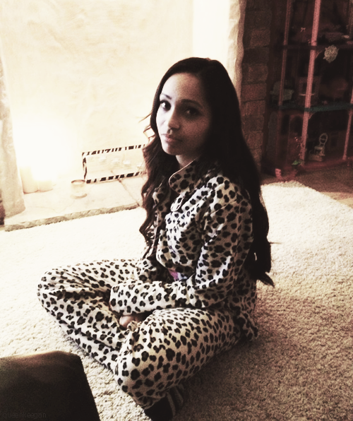 zozeebo:  @SivaTheWanted: Cute xx @nare_esha in her pyjamas :) 