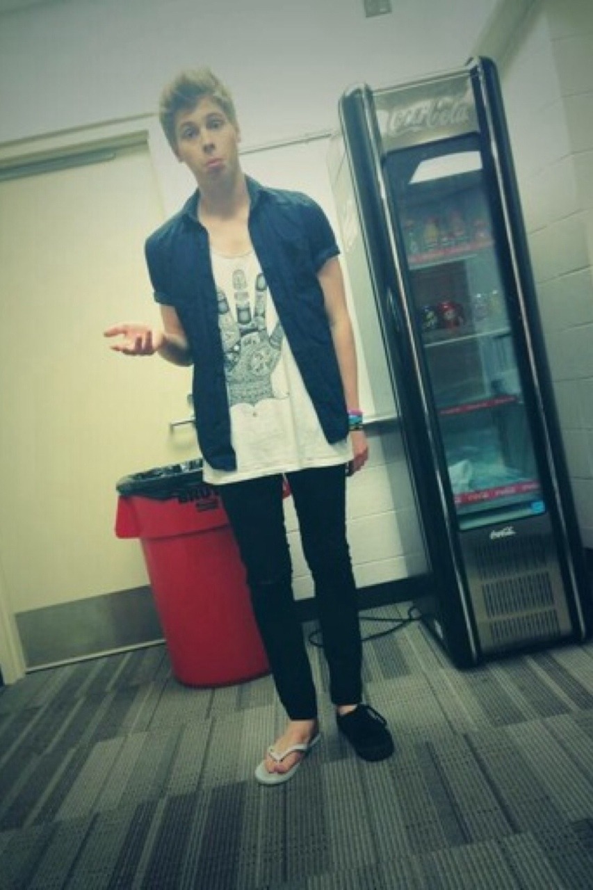 5secondsofsummer-fanpage:  What the fuck is up with your shoes Luke. 