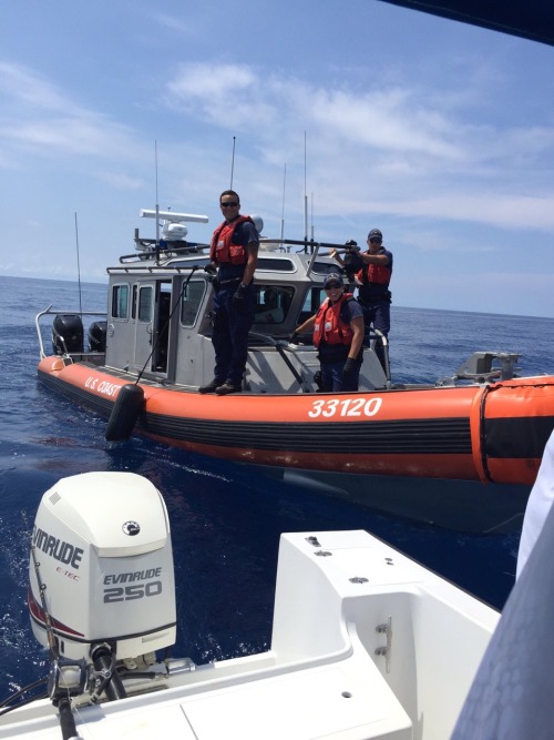 fakepreme:  frogii:  twitterlols:  WHAT  cowards for not keeping it  look at the coast guard cheesing 