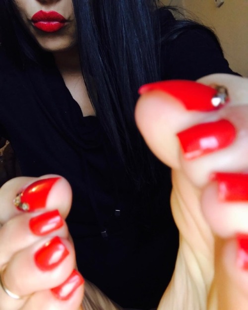 lolatoenailz