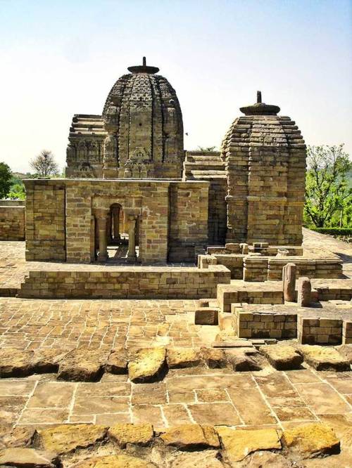 Ruined temples at Krimchi, Kashmir