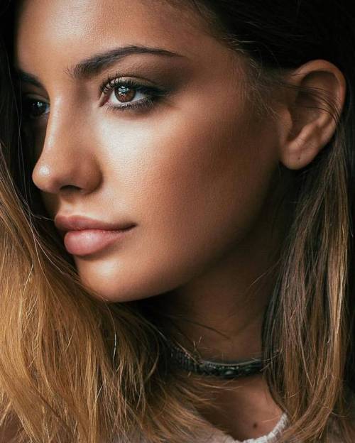 https://amazinggirlsphotos.tumblr.com/post/159382420148