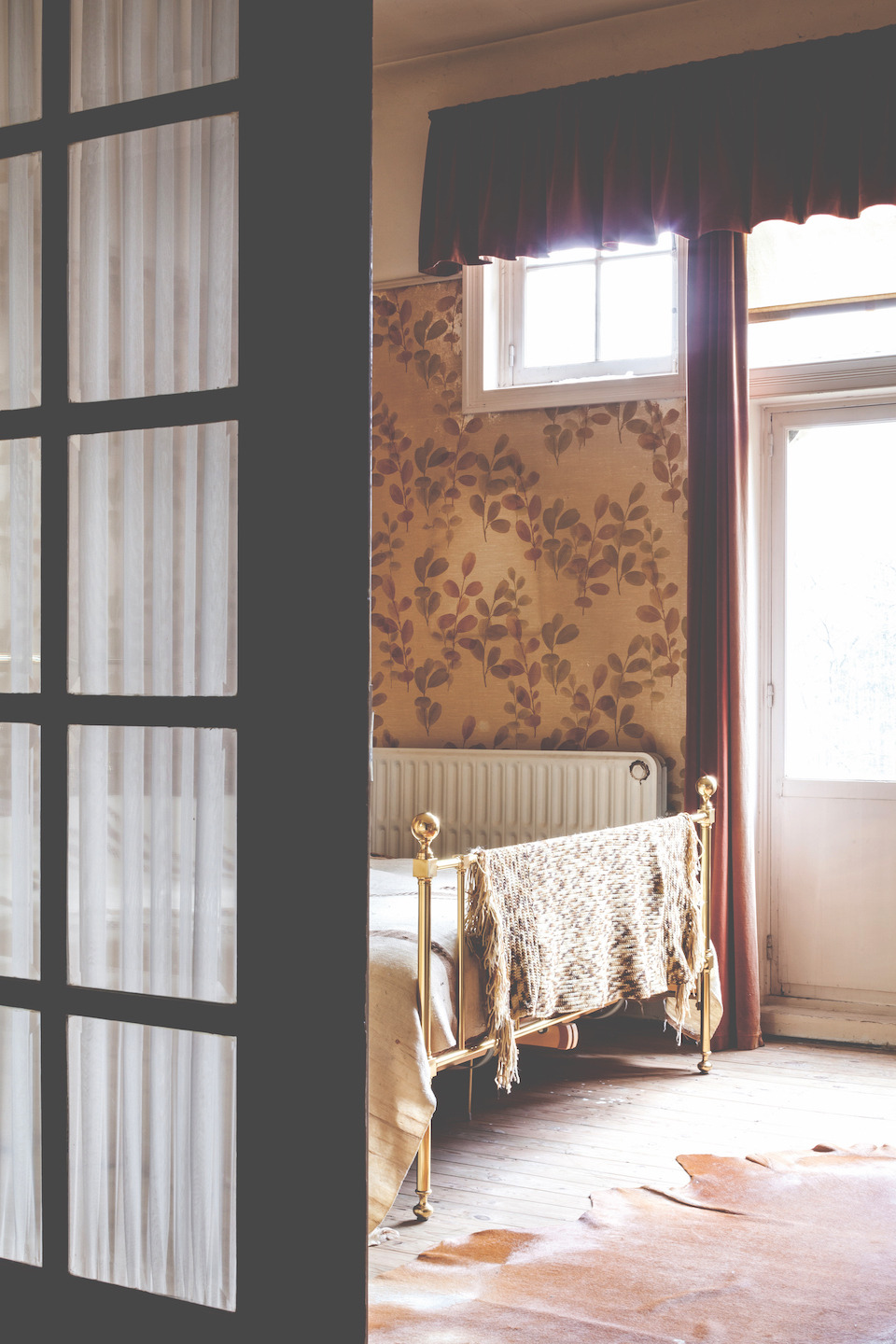 gravityhome:  A painter’s home in a Belgian castle | photos by Tim van de VeldeFollow