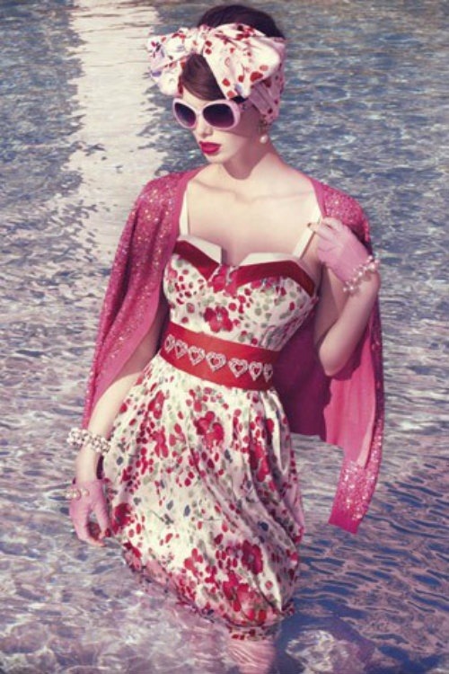 alternative-pinup:  Alternative Pinup girl 