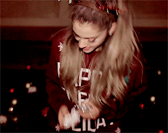 celeblr:  Happy Holidays! 