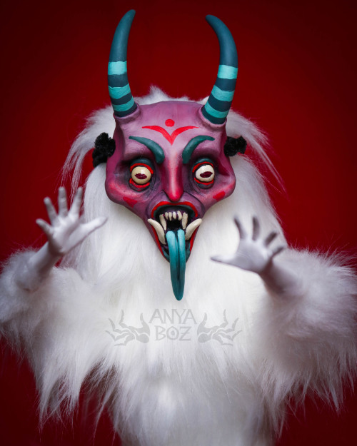 KramPuss Room Guardian For auction! This frighteningly festive persian cat room guardian h