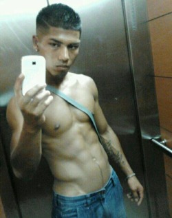 chacalitoscuenca:  ME ENCANTAN LOS CHACALES SERIOS Y CON ABDOMEN SEXI  Envia tus aportes a: chacalestuxtepec@hotmail.com  