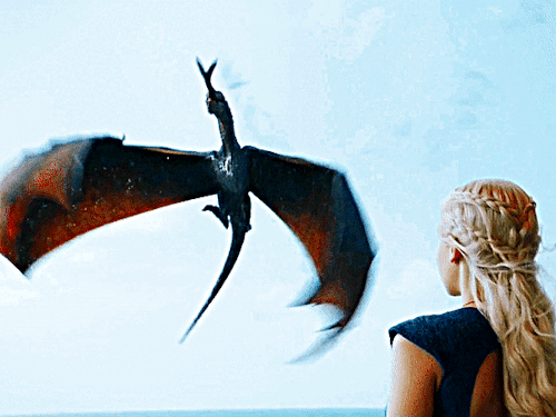 BABY DROGON And DAENERYS TARGARYEN Game Of Thrones (2011-2019) 3.01