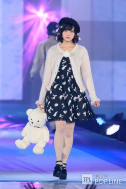 keyakizakamatome:乃木坂46＆欅坂46、“坂道シリーズ”総勢13人がランウェイを彩る