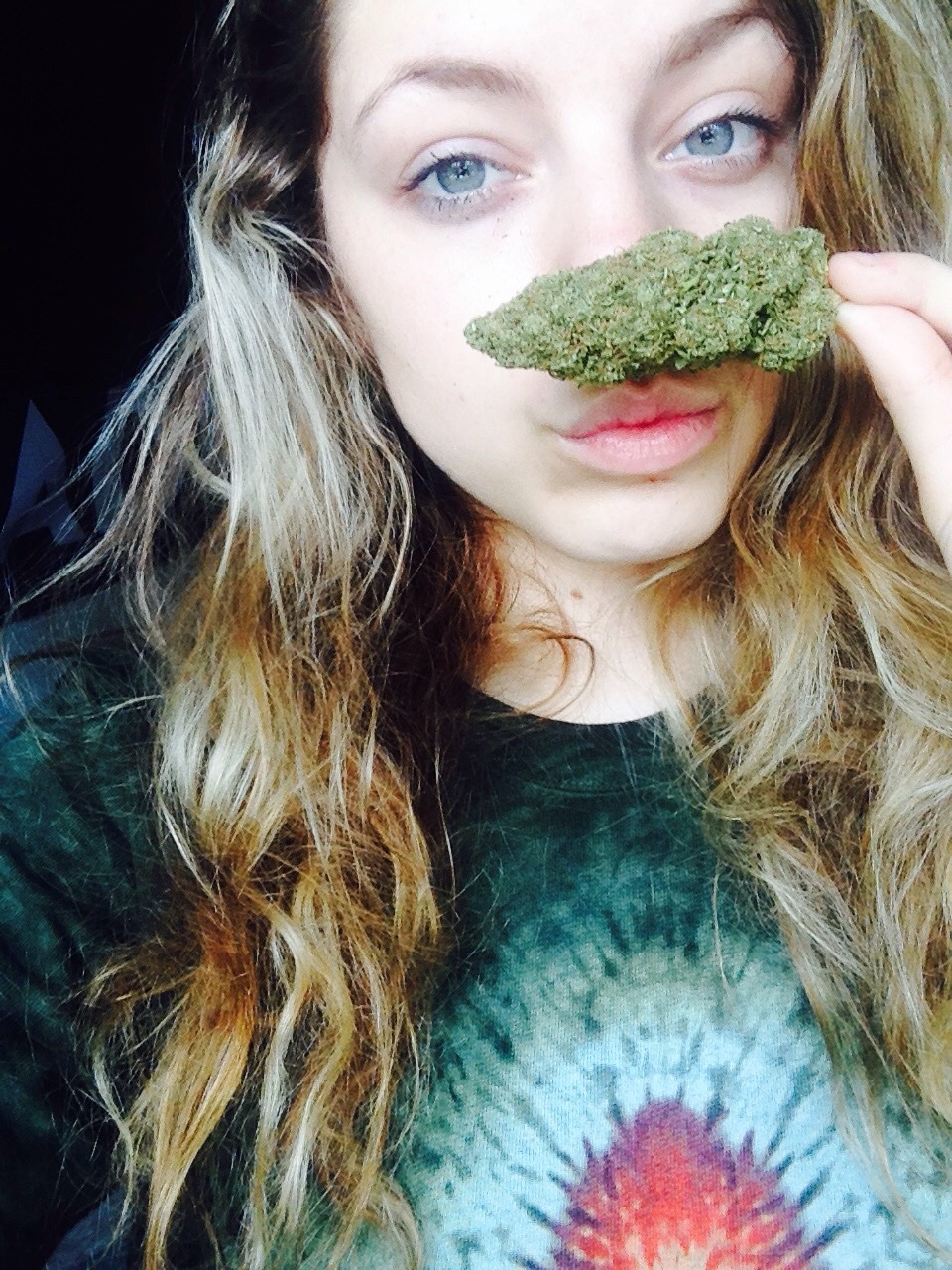 smokyserenity:  fat nugz💘👀