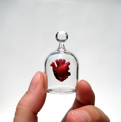 archiemcphee:Today the Department of Miniature Marvels is exploring the extraordinary work of glass 